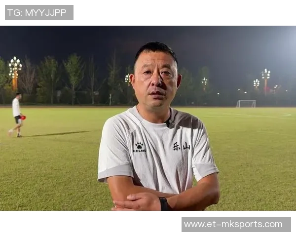 凉山与乐山激烈对决:九人凉山顽强战平,却引发赛场风暴 凉山与乐山激烈对决:九人凉山顽强战平,却引发赛场风暴