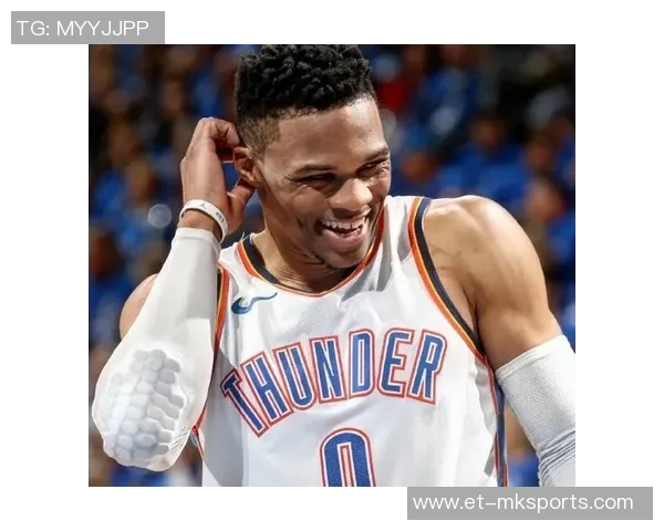 威少再献神助攻,拉文空接放篮点燃全场激情 威少再献神助攻,拉文空接放篮点燃全场激情