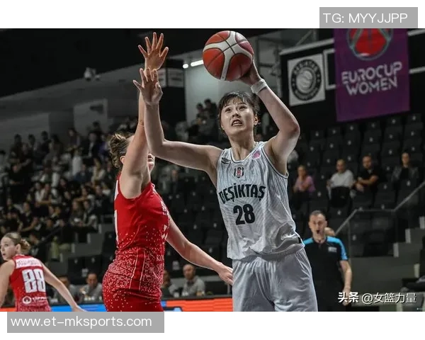 李月汝膝盖受伤退赛,坚韧精神激励无数球迷:出战8分钟砍3分2盖帽的坚强瞬间 李月汝膝盖受伤退赛,坚韧精神激励无数球迷:出战8分钟砍3分2盖帽的坚强瞬间